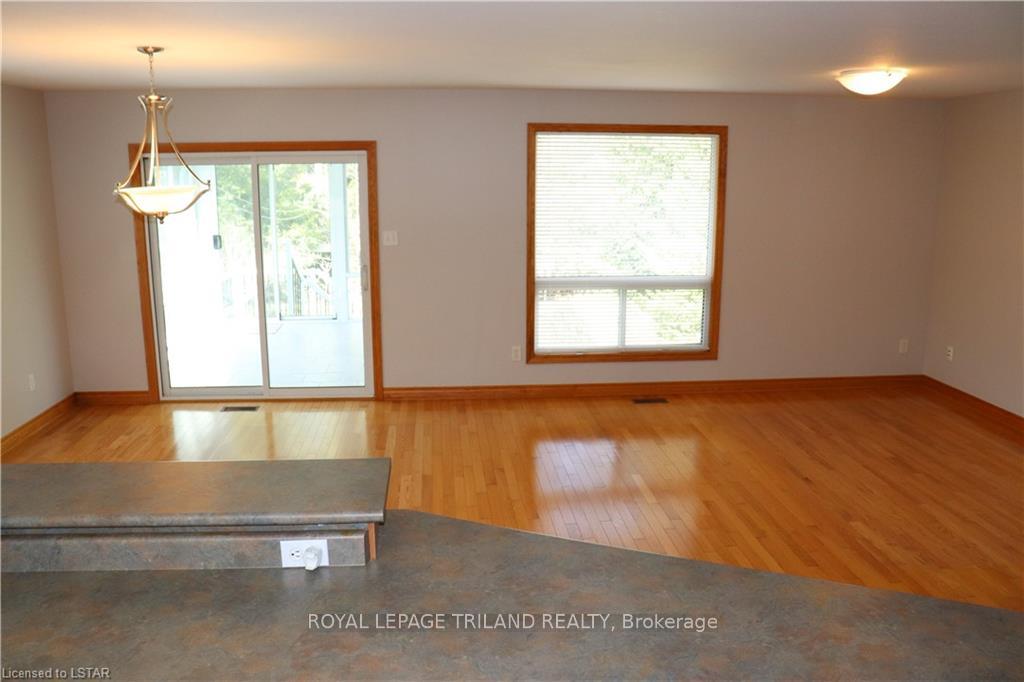 Photo 7 of 2550 Emerson Street, Strathroy-Caradoc, Mount Brydges — HOMEH