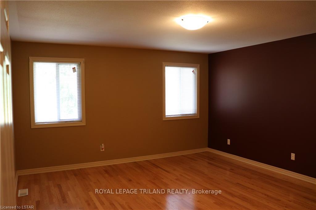 Photo 8 of 2550 Emerson Street, Strathroy-Caradoc, Mount Brydges — HOMEH
