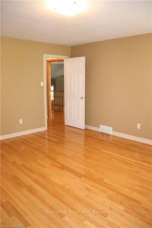 Photo 9 of 2550 Emerson Street, Strathroy-Caradoc, Mount Brydges — HOMEH