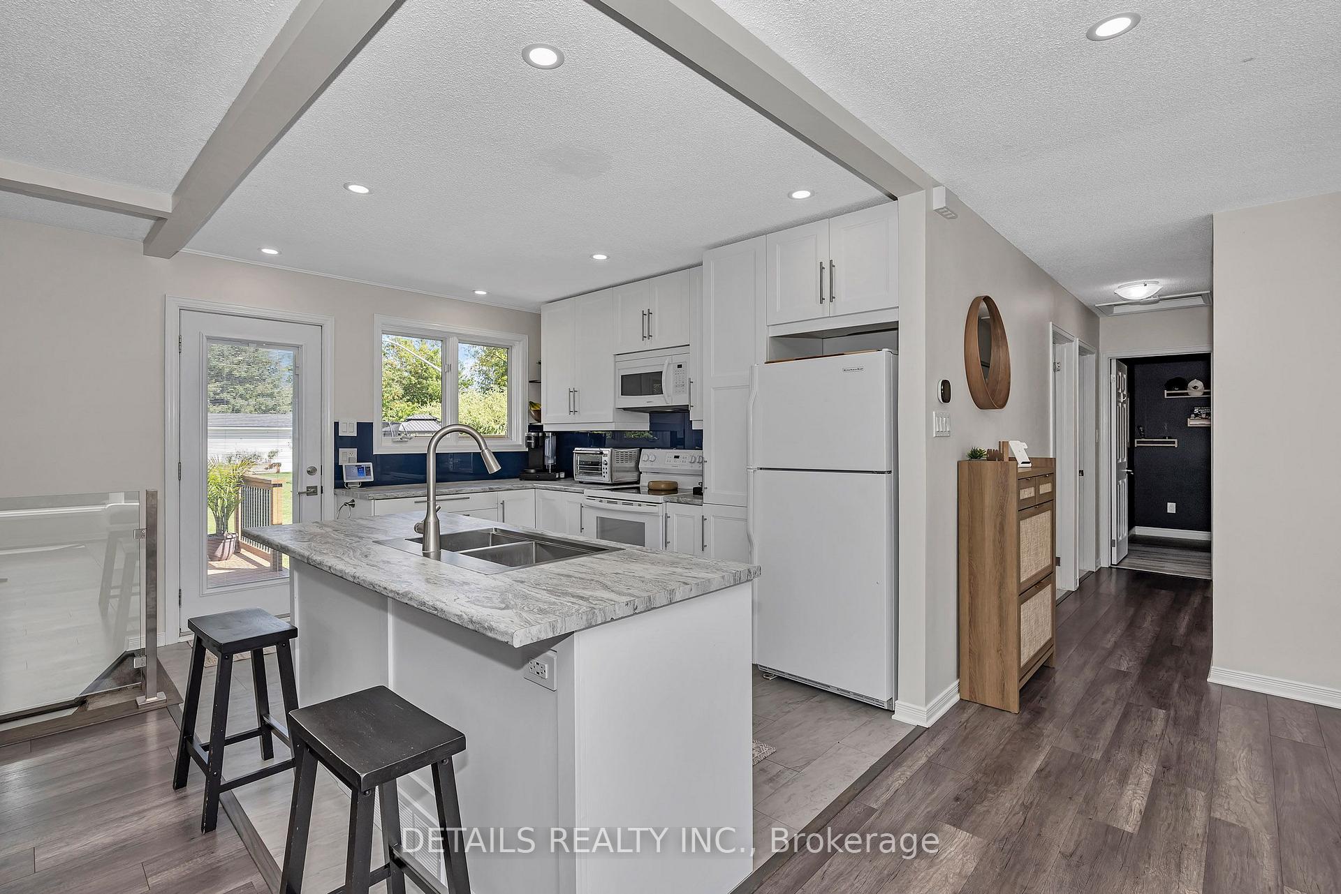 Photo 14 of 100 Fowler Street S, Ottawa, Richmond — HOMEH