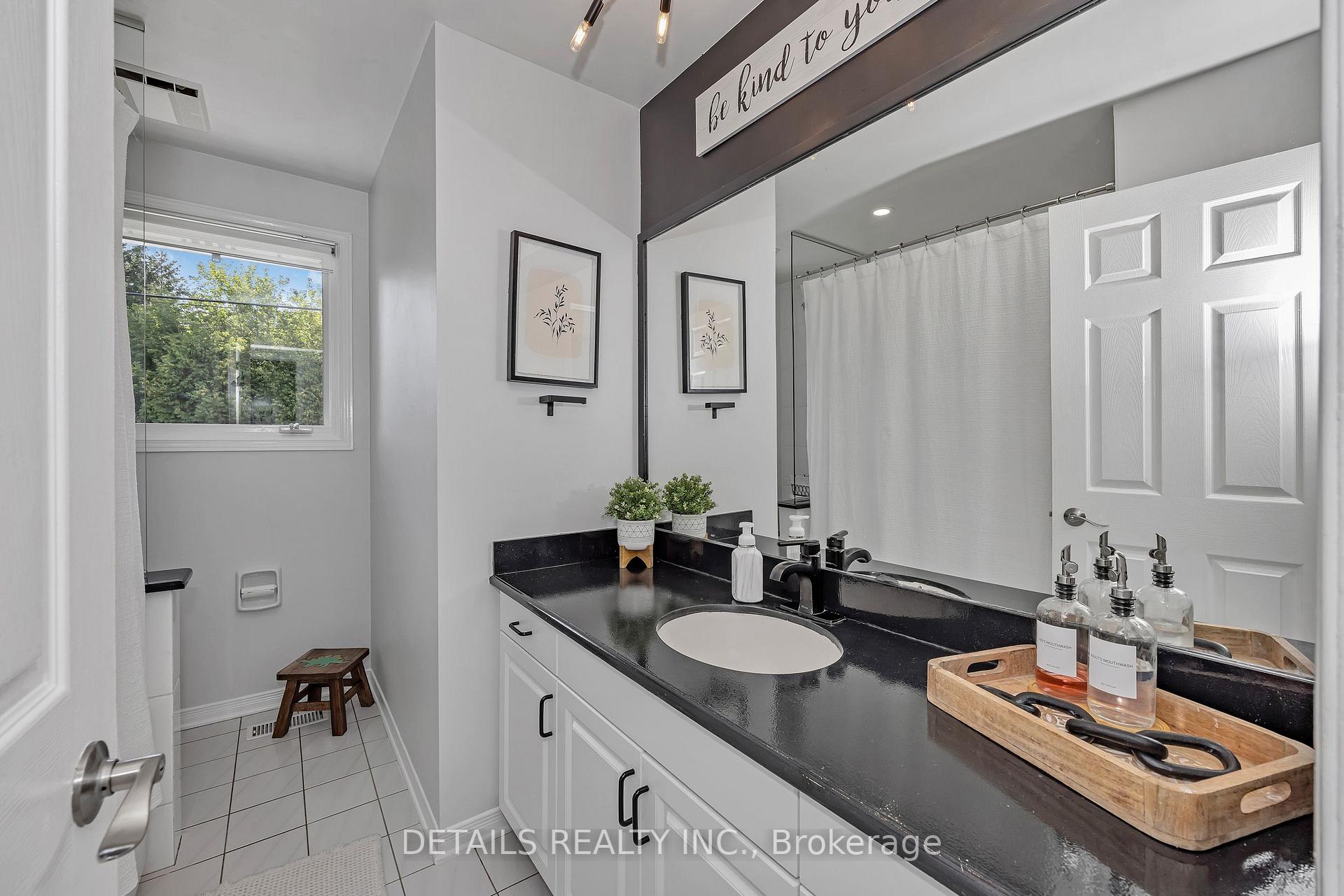 Photo 23 of 100 Fowler Street S, Ottawa, Richmond — HOMEH