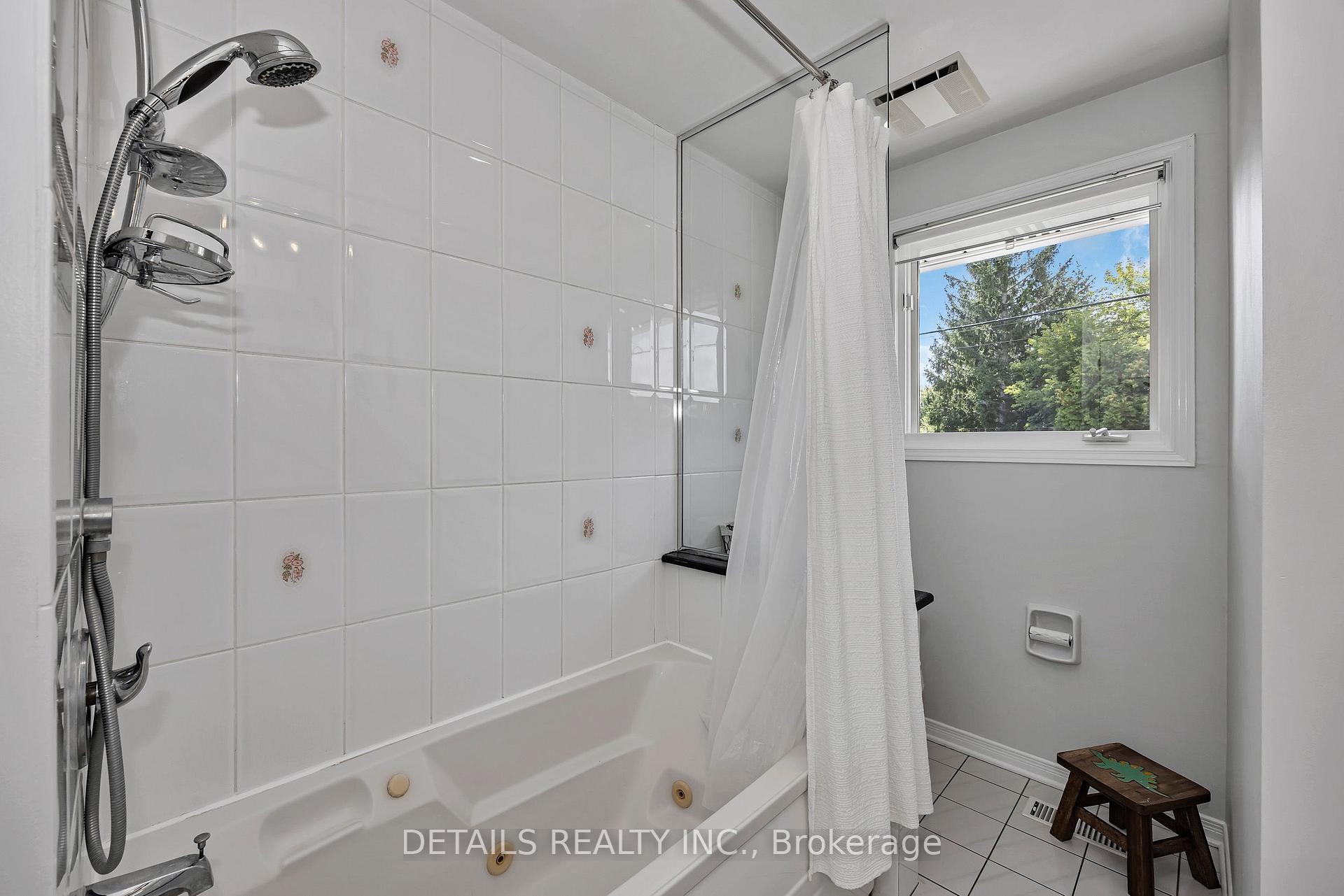 Photo 25 of 100 Fowler Street S, Ottawa, Richmond — HOMEH
