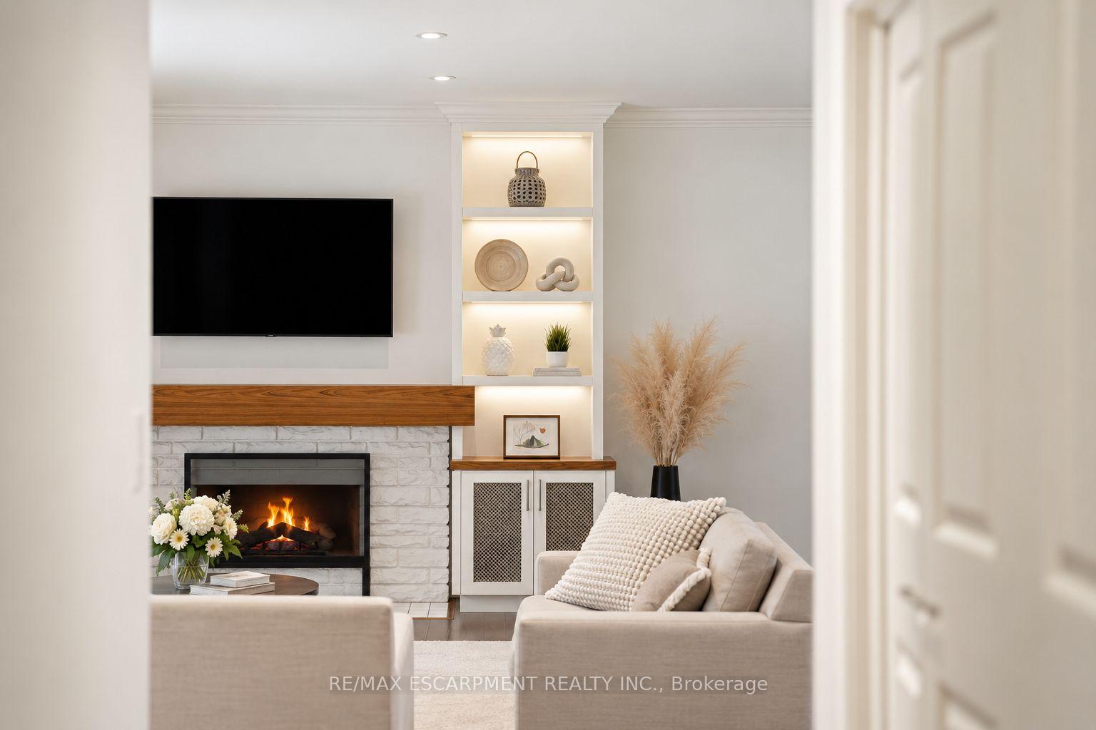 Photo 9 of 270 Poplar Drive, Burlington, Shoreacres — HOMEH