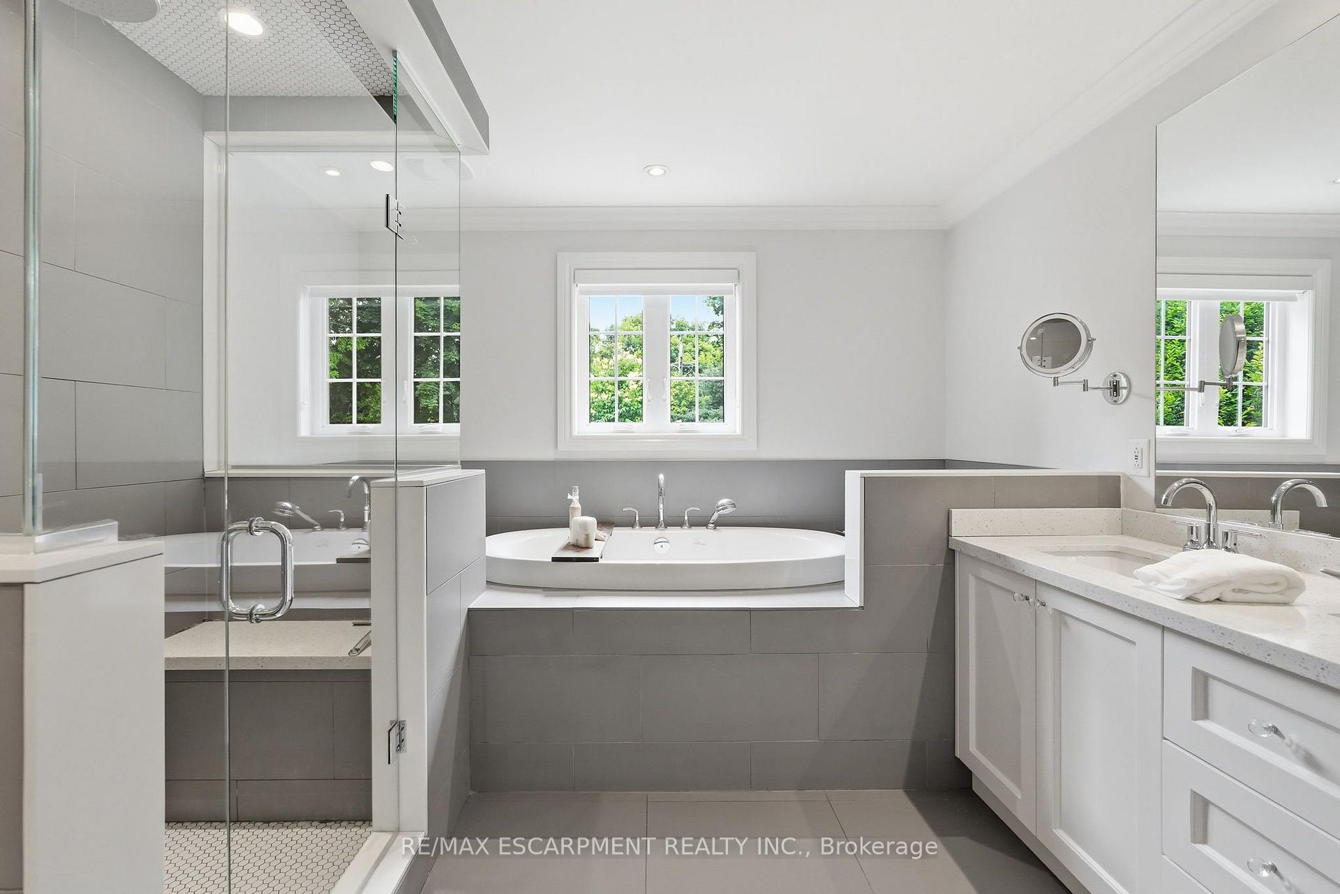Photo 17 of 270 Poplar Drive, Burlington, Shoreacres — HOMEH