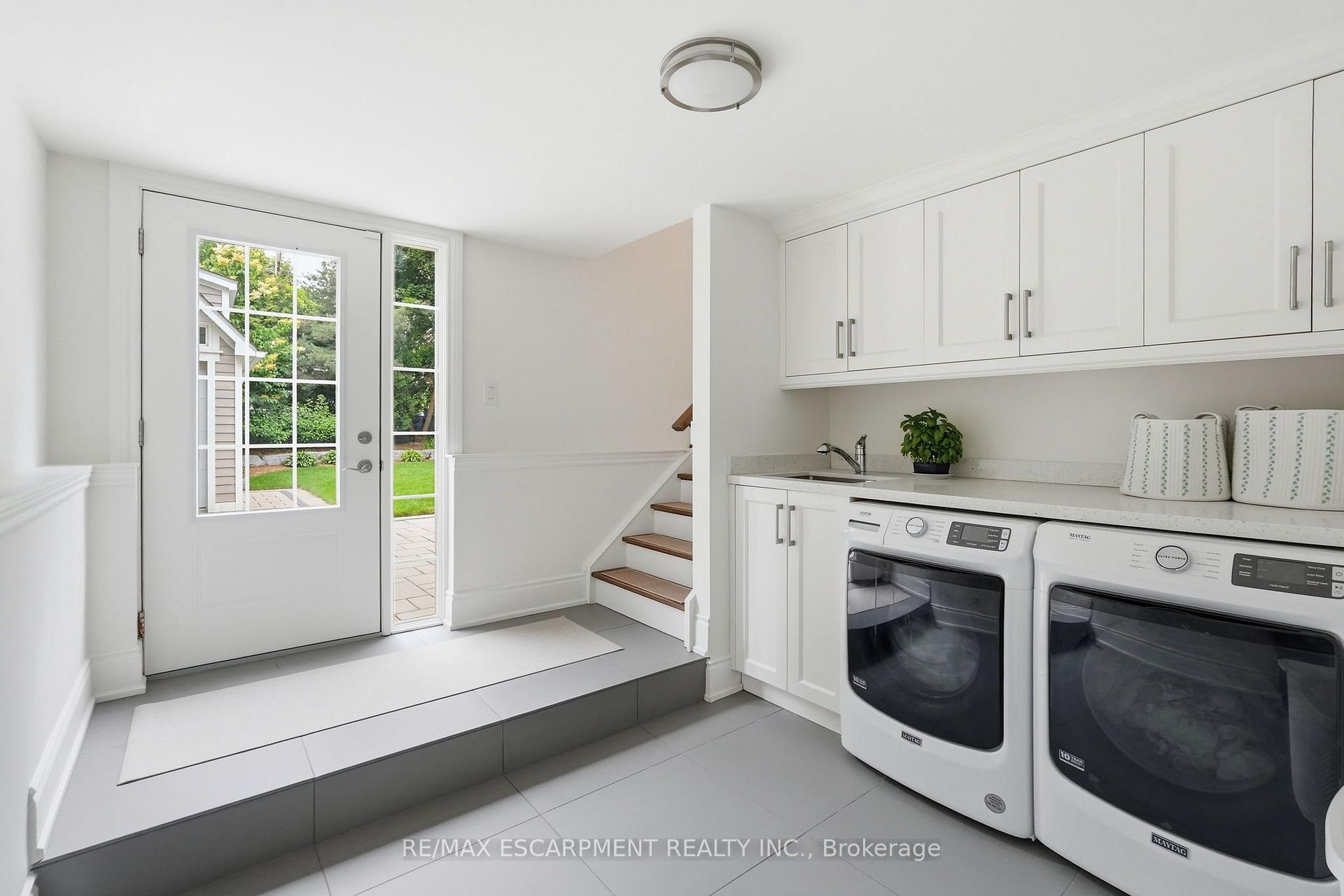 Photo 25 of 270 Poplar Drive, Burlington, Shoreacres — HOMEH