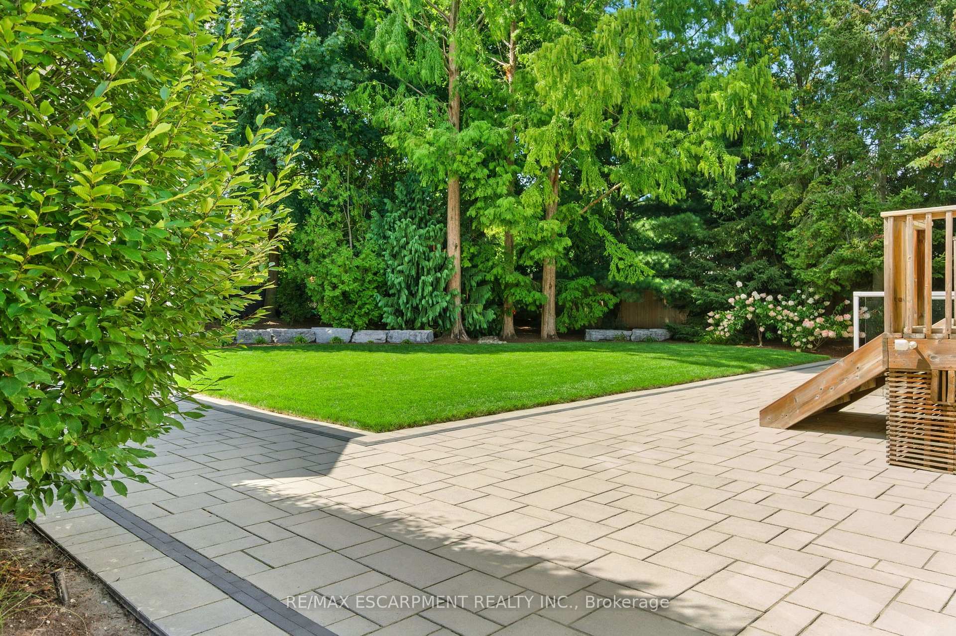 Photo 40 of 270 Poplar Drive, Burlington, Shoreacres — HOMEH