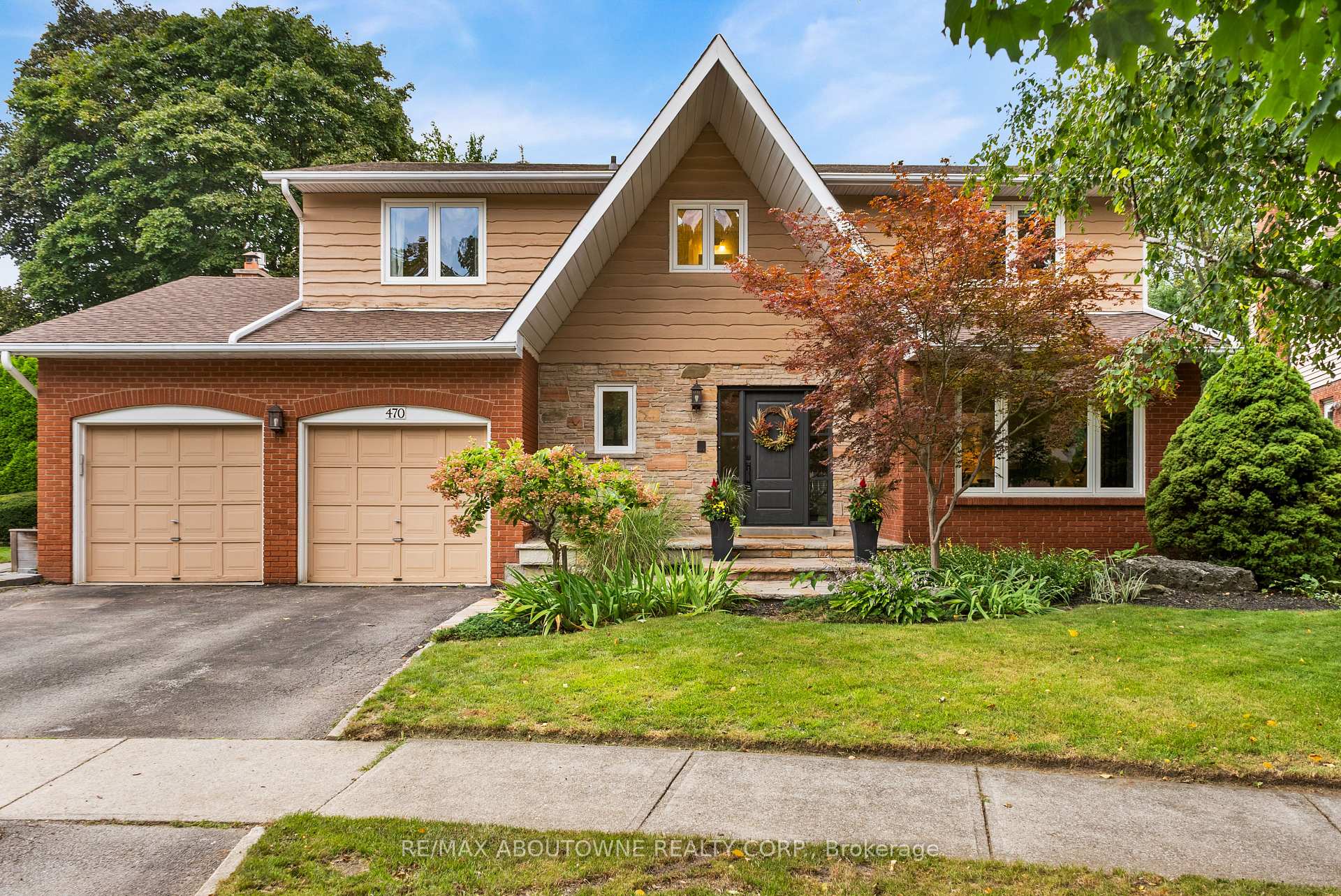 Photo 3 of 470 Carlton Drive, Oakville, Ford — HOMEH