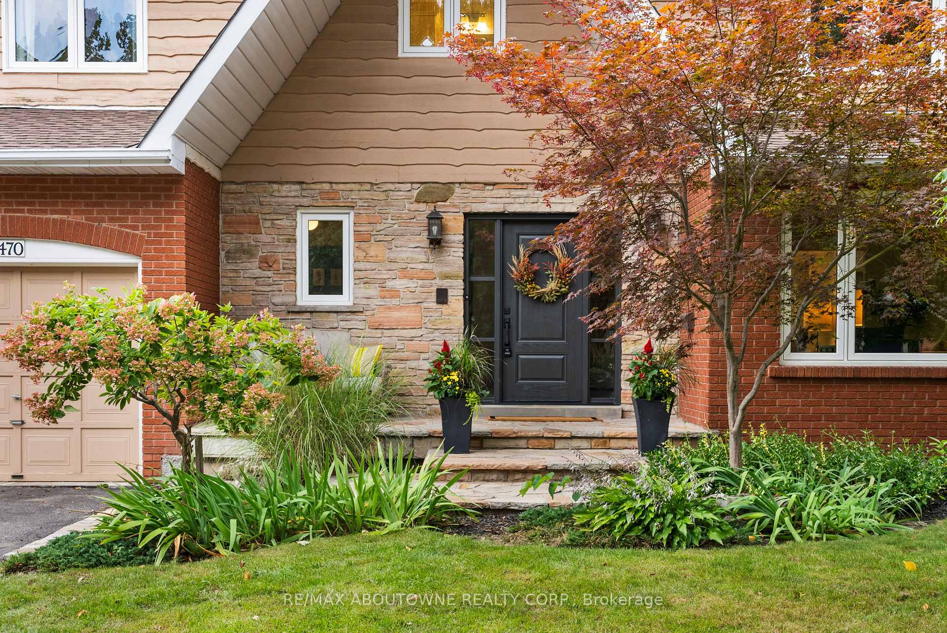 Photo 4 of 470 Carlton Drive, Oakville, Ford — HOMEH