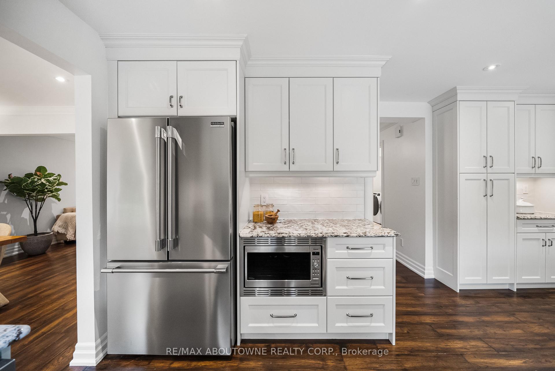 Photo 18 of 470 Carlton Drive, Oakville, Ford — HOMEH