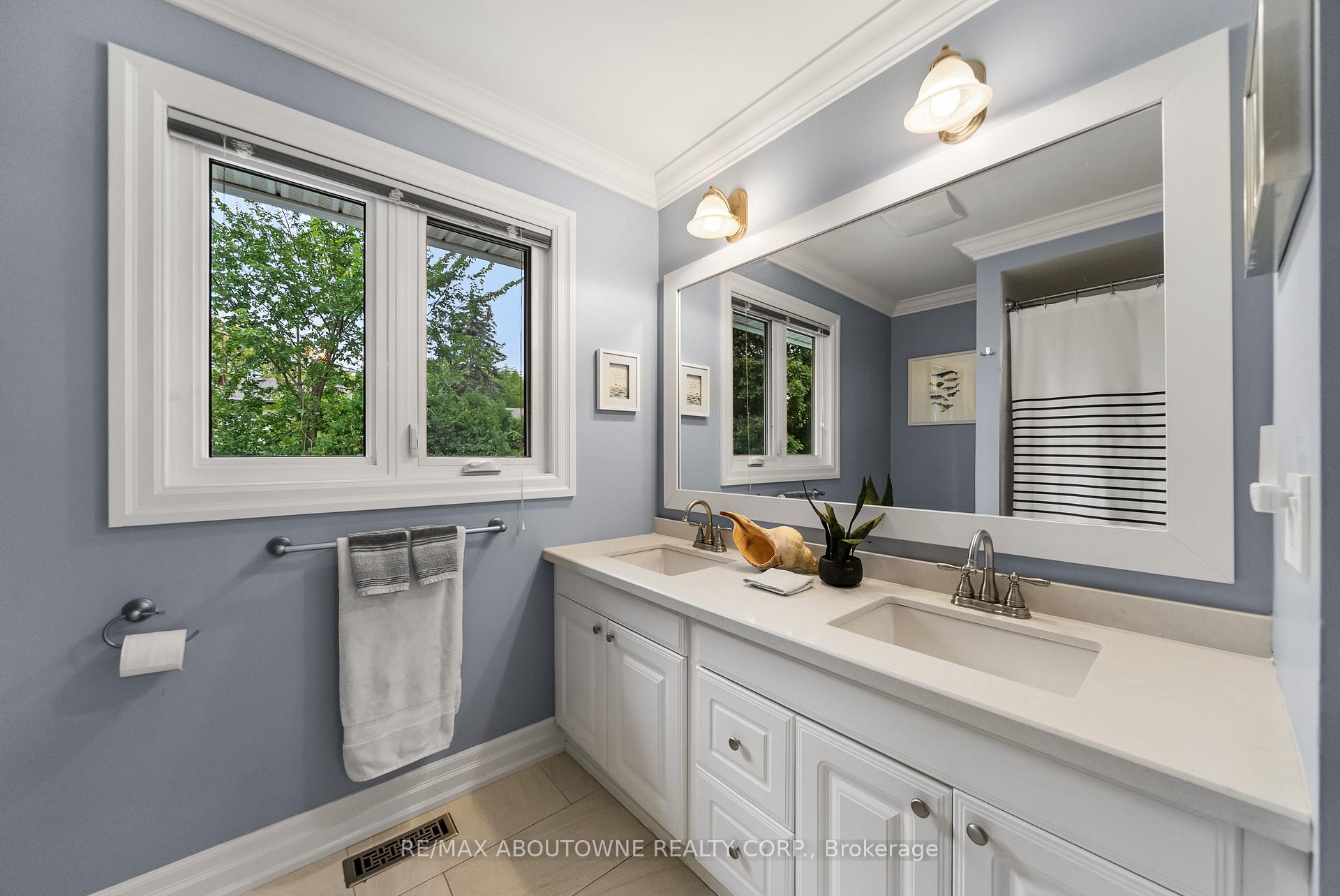 Photo 36 of 470 Carlton Drive, Oakville, Ford — HOMEH