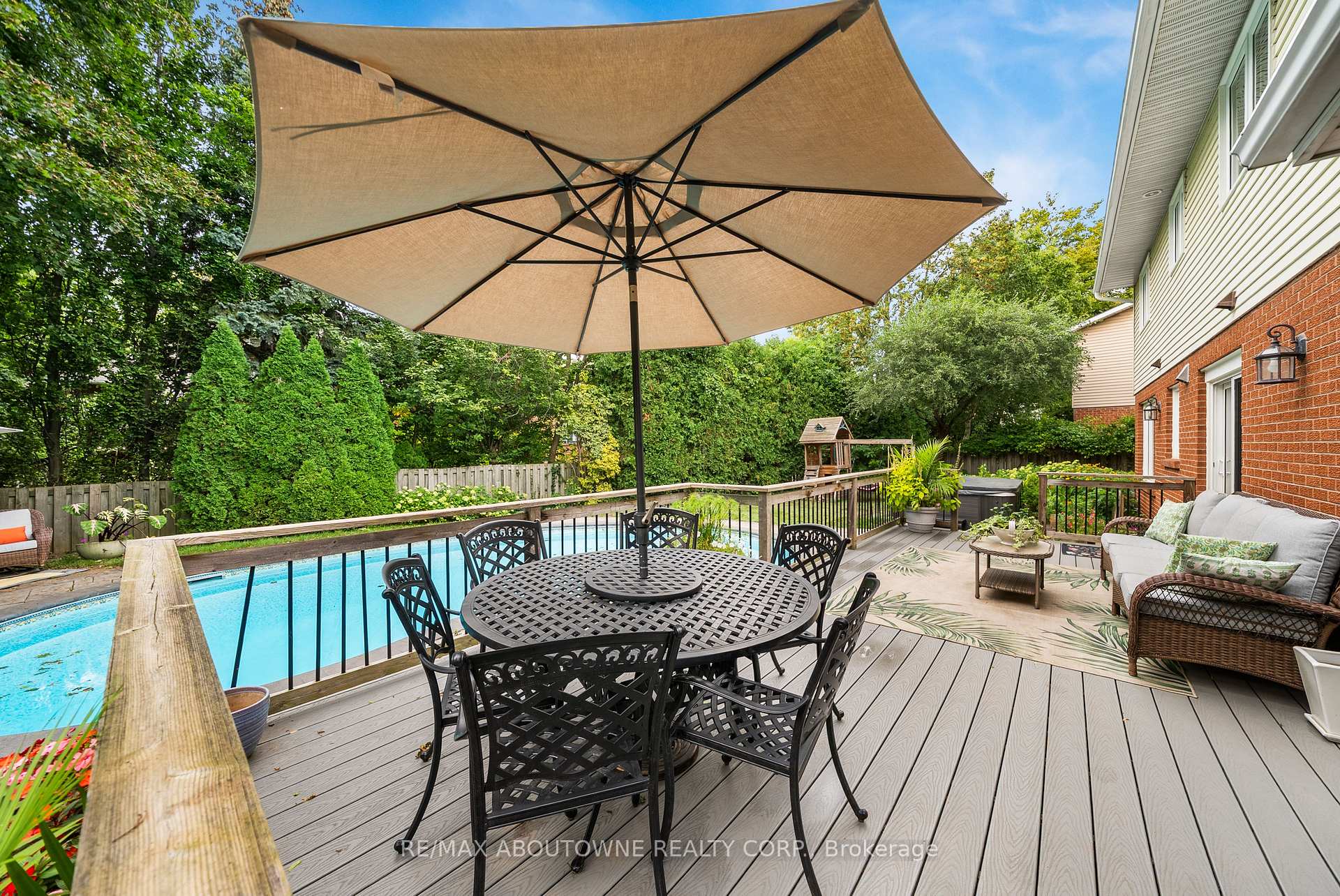 Photo 45 of 470 Carlton Drive, Oakville, Ford — HOMEH