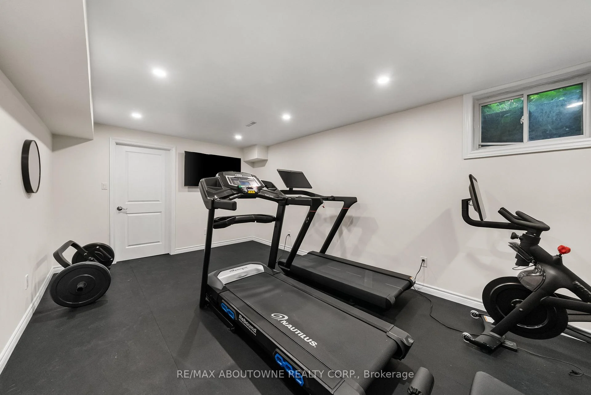 Photo 43 of 470 Carlton Drive, Oakville, Ford — HOMEH