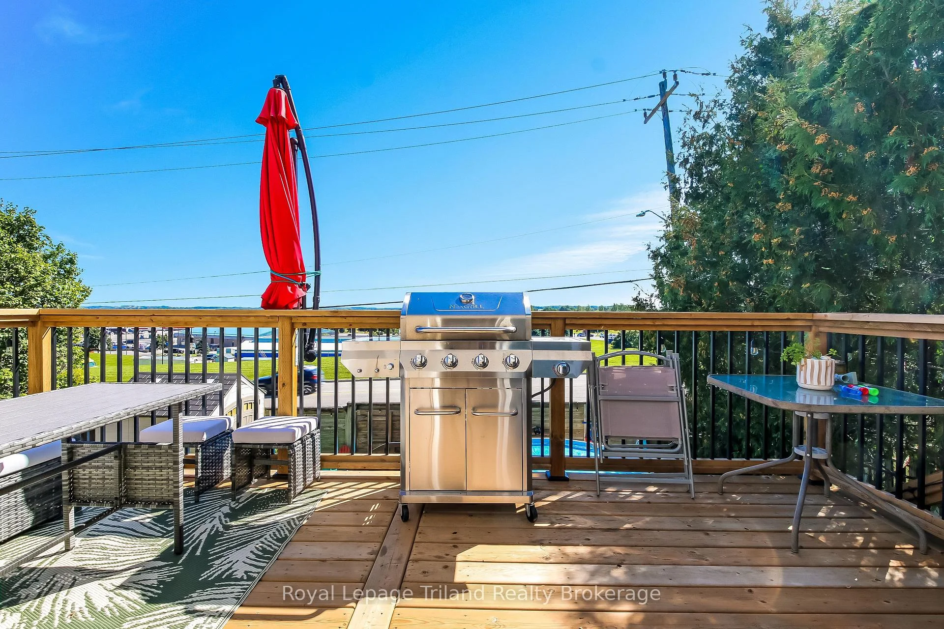 Photo 2 of 847 Hunters Gate Crescent, Woodstock, Woodstock - South — HOMEH