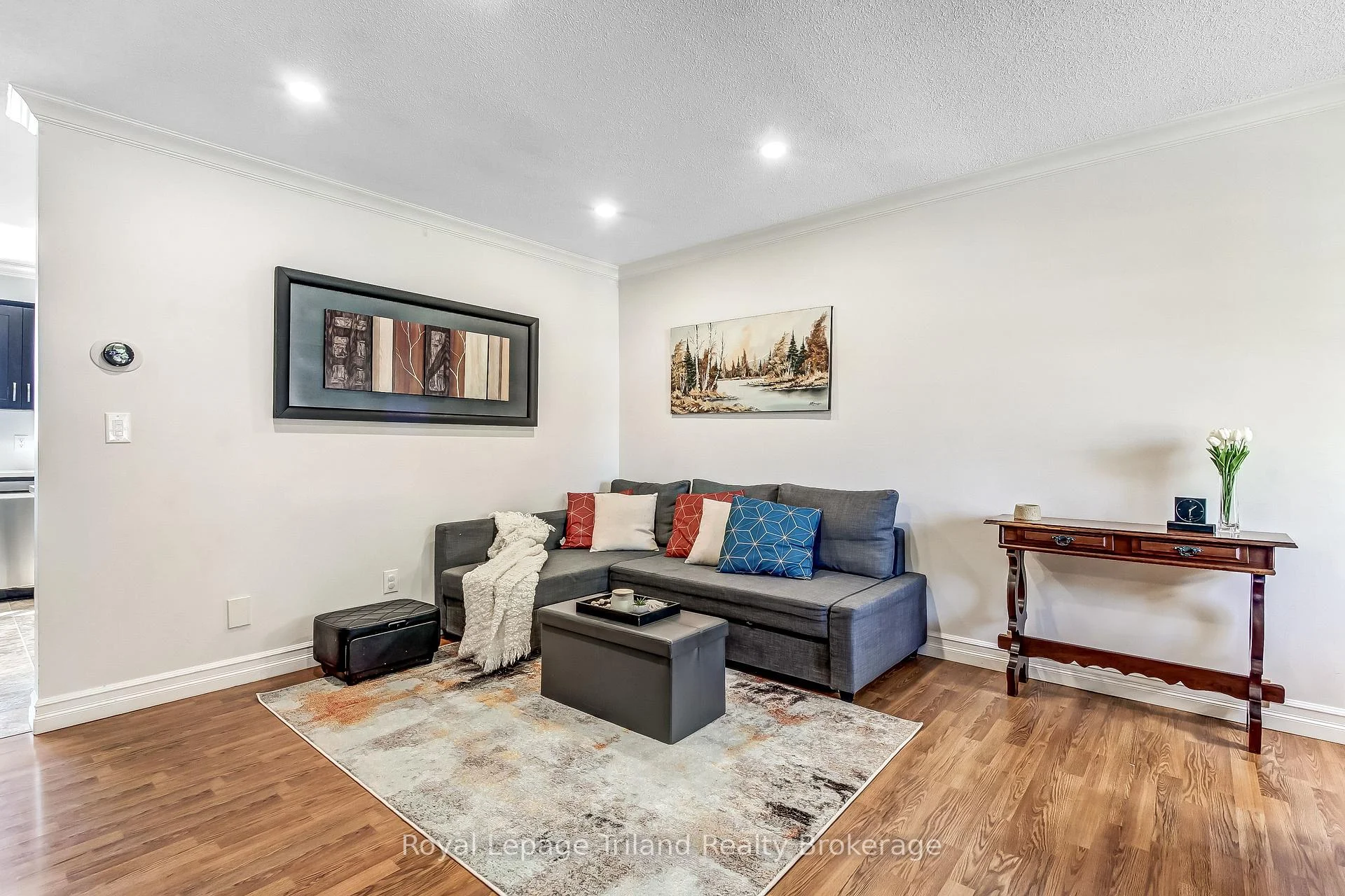 Photo 11 of 847 Hunters Gate Crescent, Woodstock, Woodstock - South — HOMEH