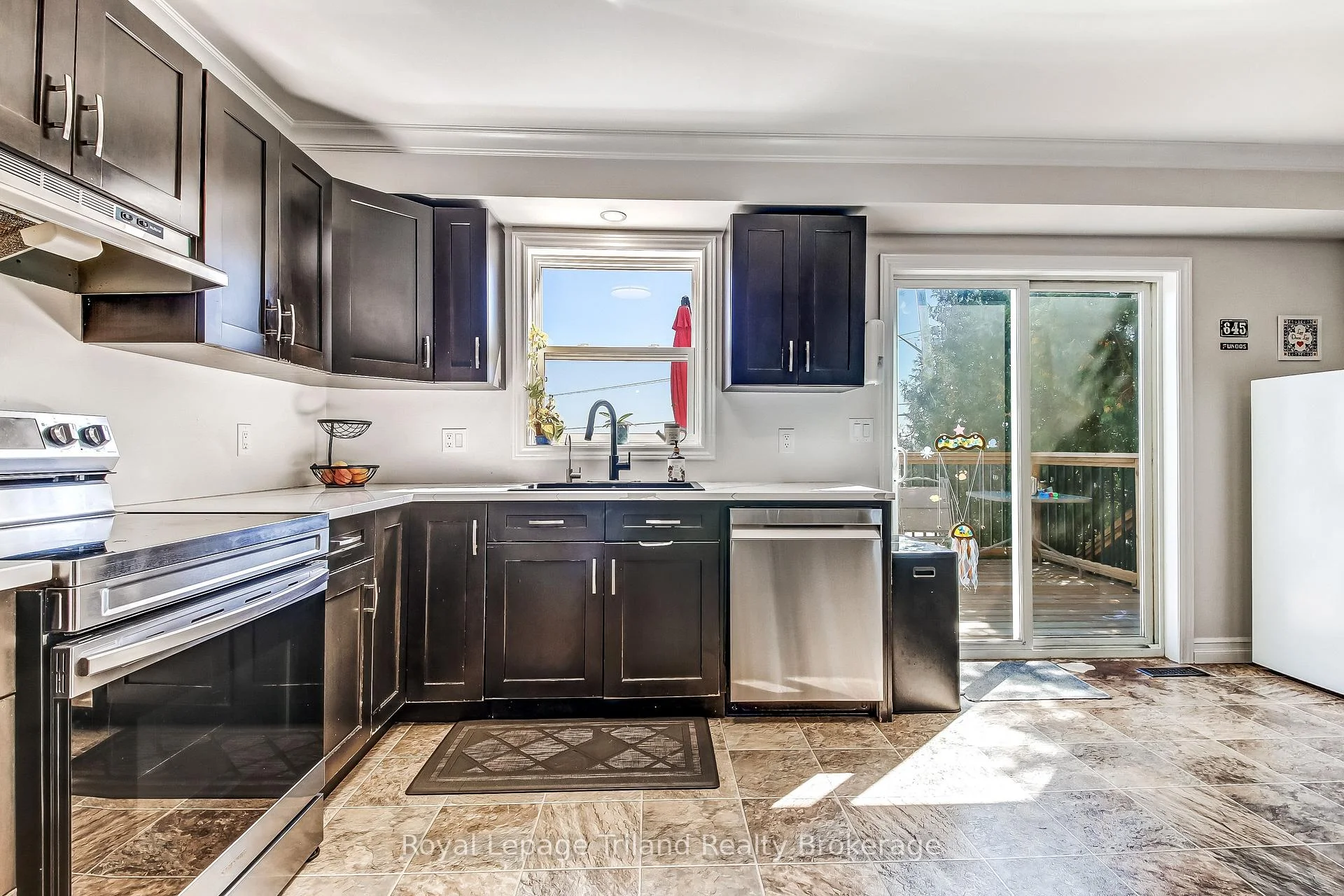 Photo 12 of 847 Hunters Gate Crescent, Woodstock, Woodstock - South — HOMEH