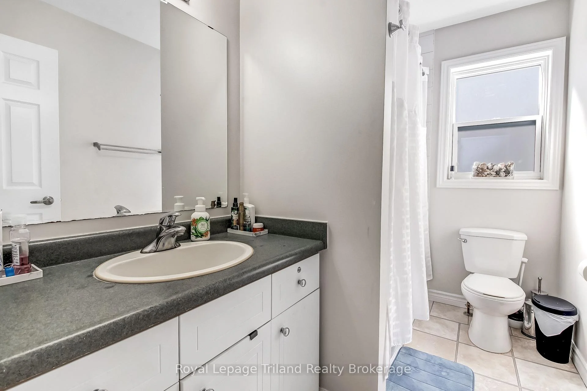 Photo 20 of 847 Hunters Gate Crescent, Woodstock, Woodstock - South — HOMEH