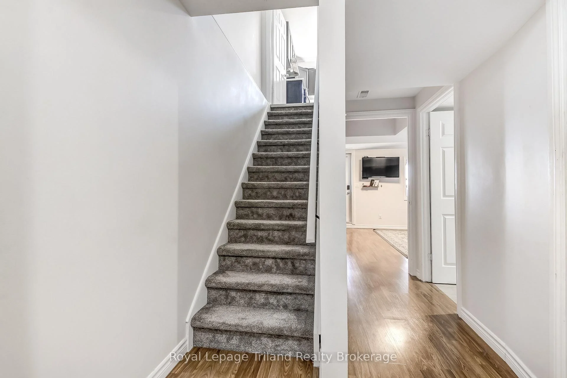 Photo 21 of 847 Hunters Gate Crescent, Woodstock, Woodstock - South — HOMEH