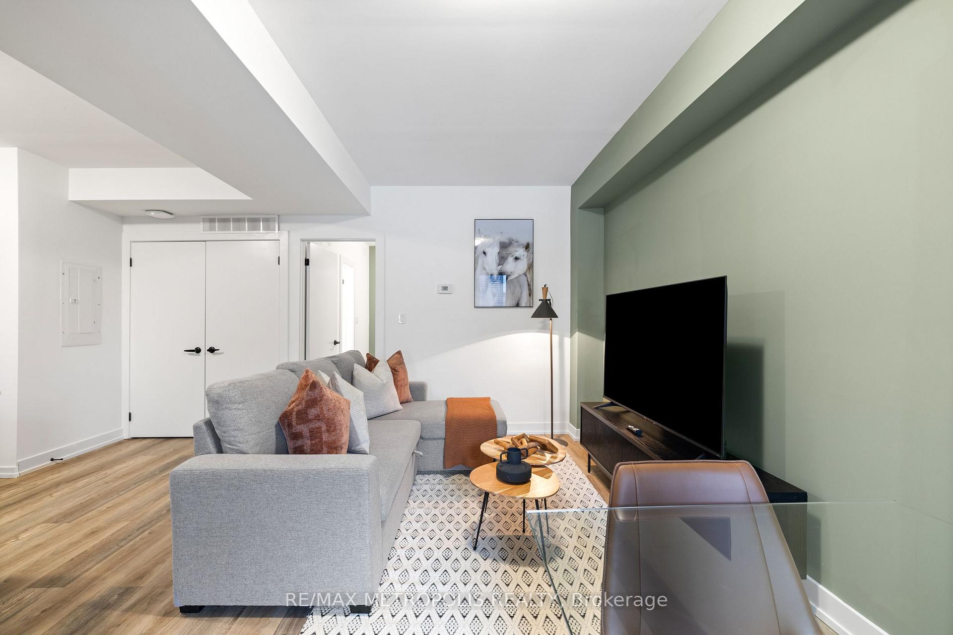 Photo 3 of Unit B, 447 Lansdowne Avenue, Toronto, Dufferin Grove — HOMEH