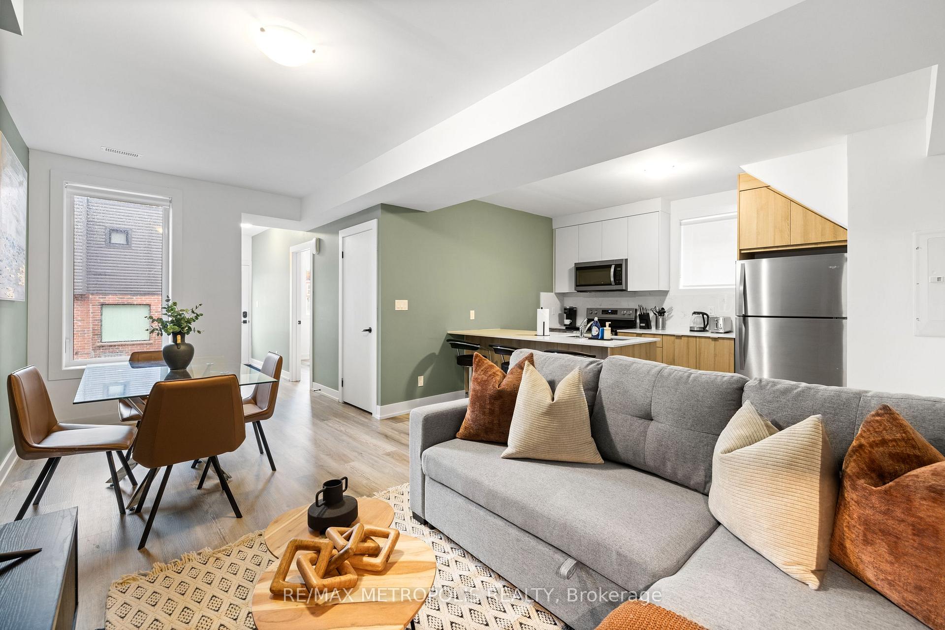 Photo 5 of Unit B, 447 Lansdowne Avenue, Toronto, Dufferin Grove — HOMEH