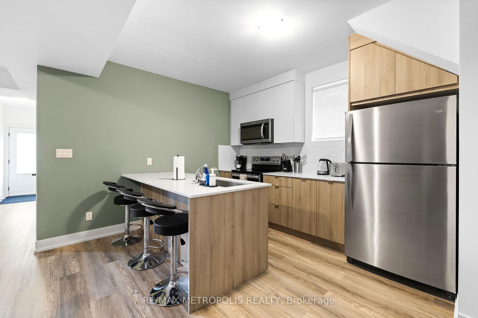 Photo 9 of Unit B, 447 Lansdowne Avenue, Toronto, Dufferin Grove — HOMEH