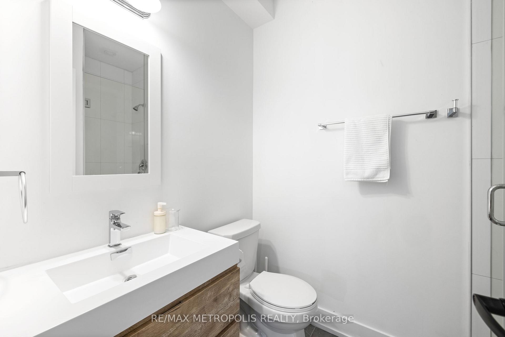 Photo 17 of Unit B, 447 Lansdowne Avenue, Toronto, Dufferin Grove — HOMEH