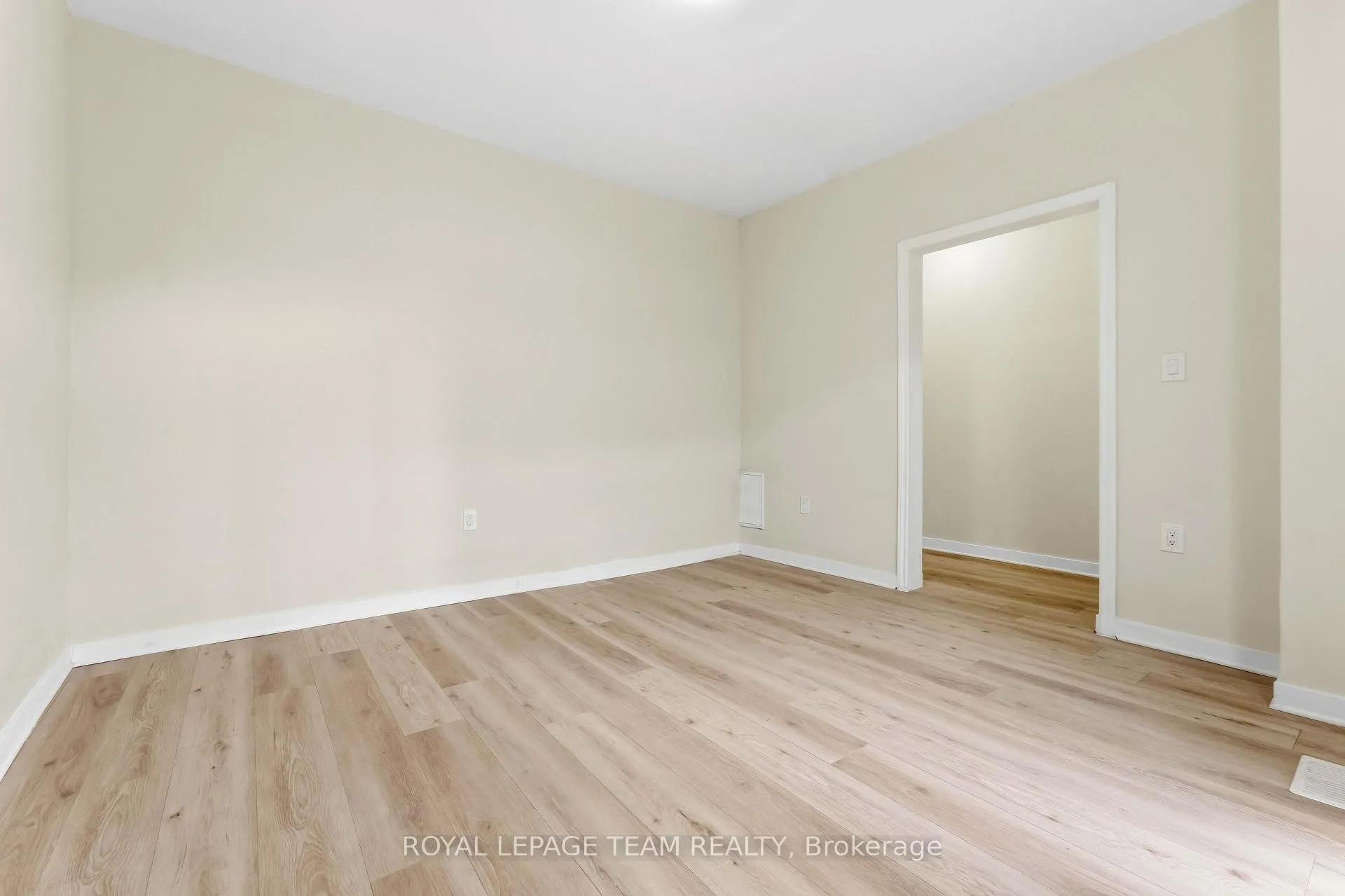 Photo 4 of Unit A, 13 Balsam Street, Ottawa, West Centre Town — HOMEH