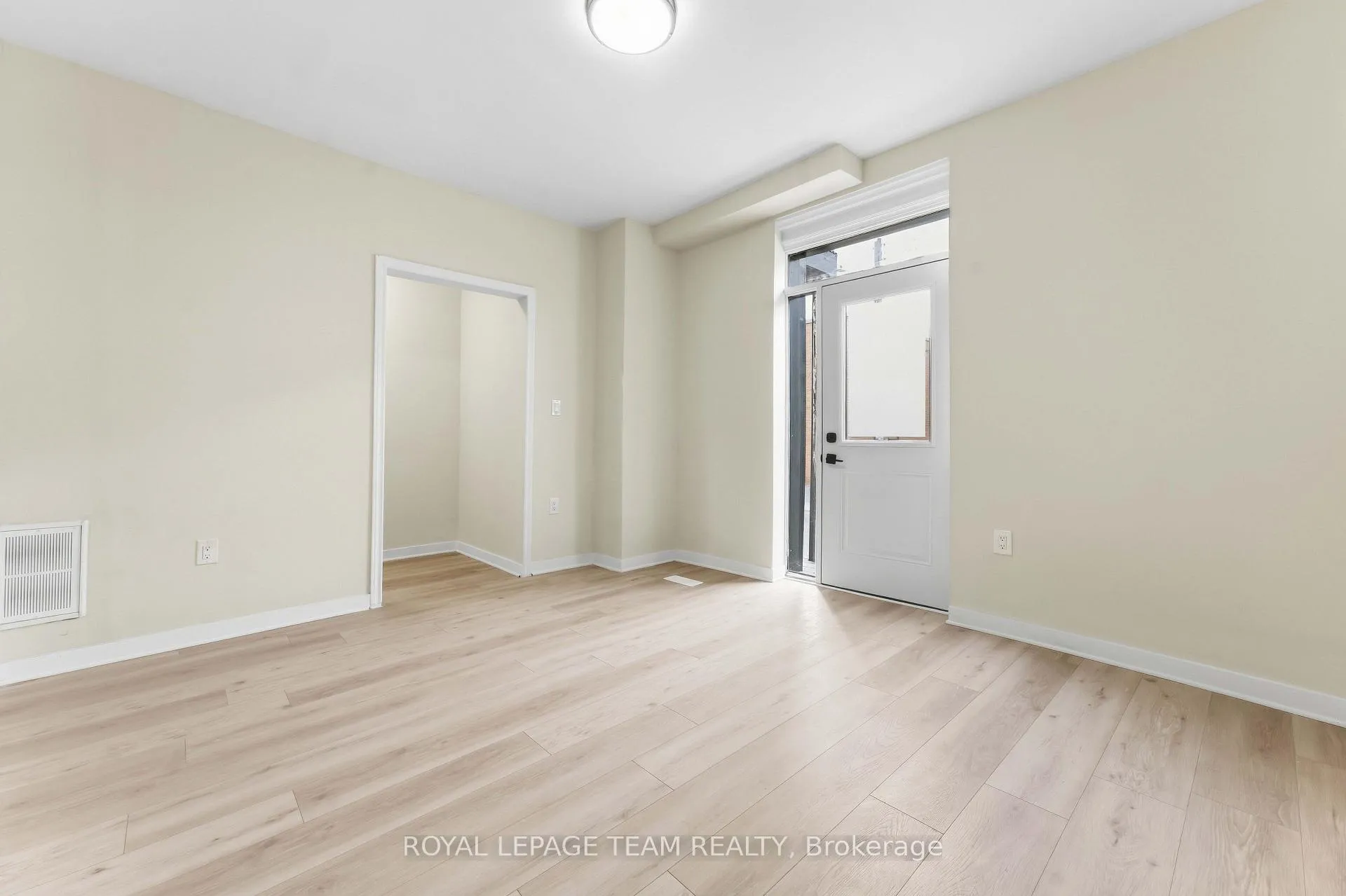 Photo 5 of Unit A, 13 Balsam Street, Ottawa, West Centre Town — HOMEH