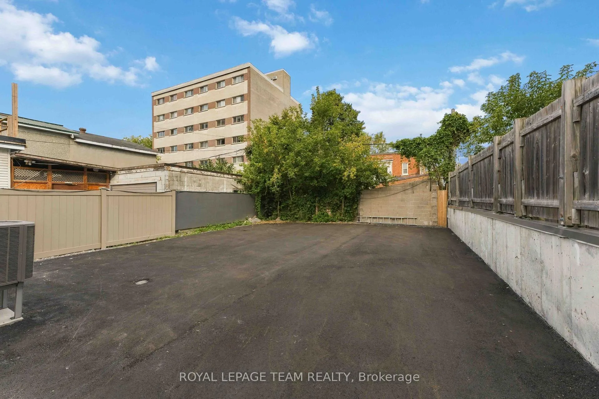 Photo 21 of Unit A, 13 Balsam Street, Ottawa, West Centre Town — HOMEH