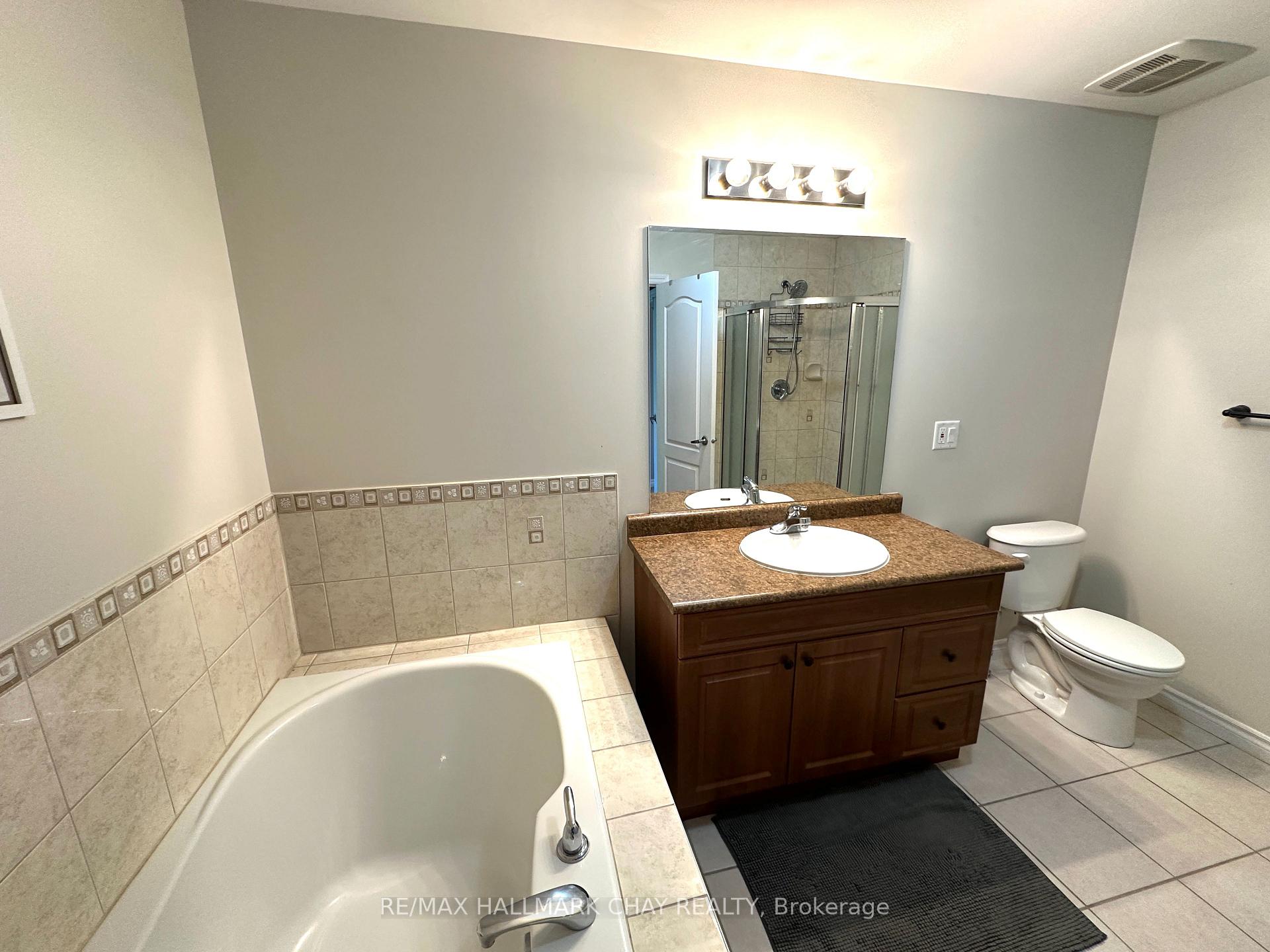 Photo 20 of 18 Claudio Crescent, Barrie, Holly — HOMEH