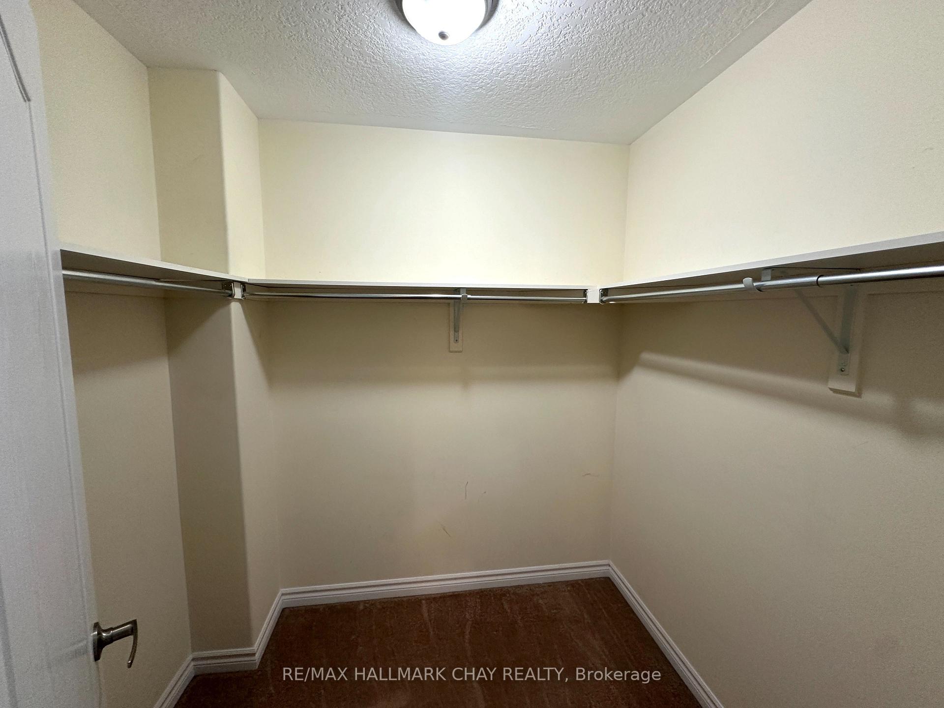 Photo 22 of 18 Claudio Crescent, Barrie, Holly — HOMEH