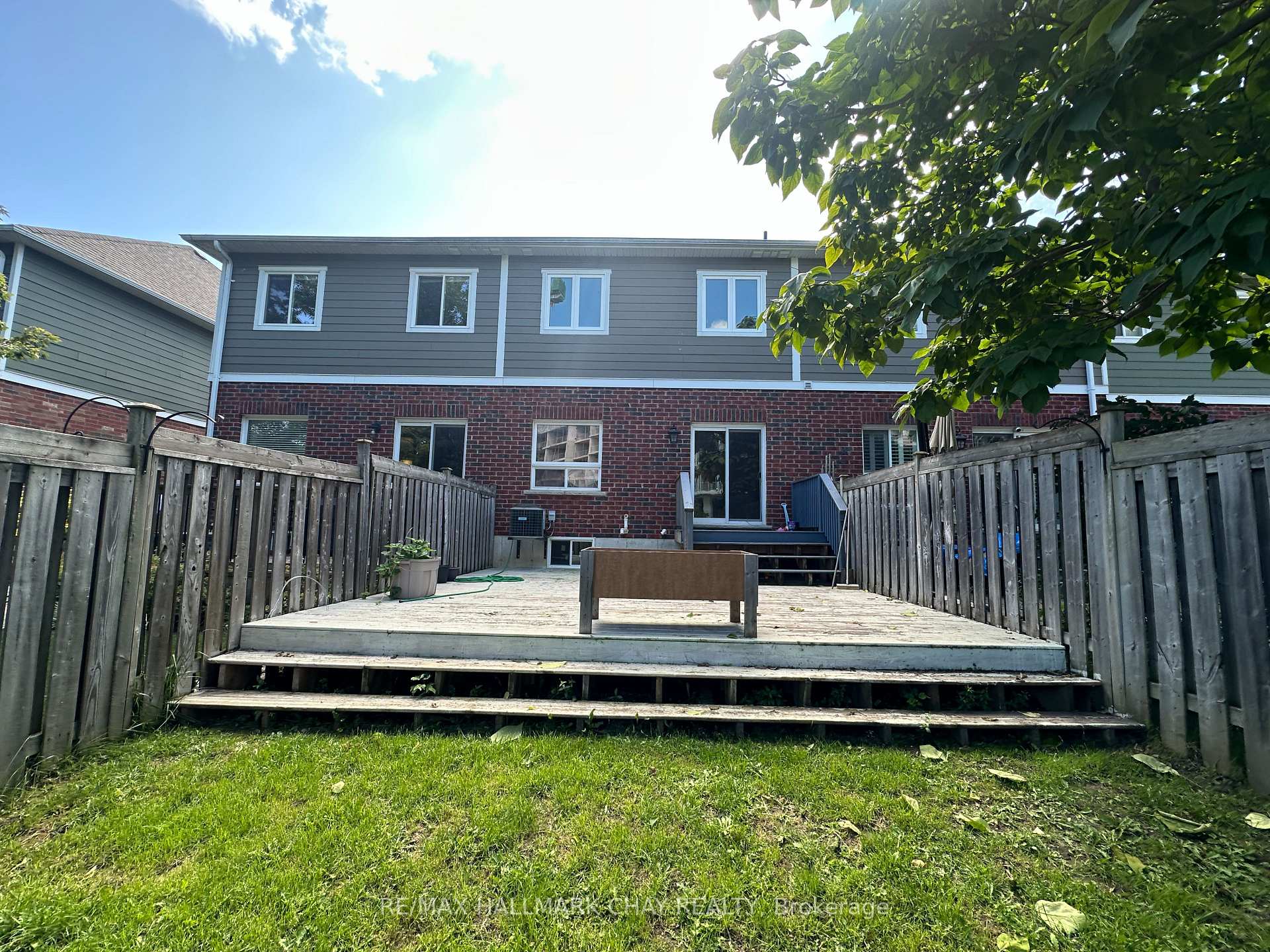 Photo 24 of 18 Claudio Crescent, Barrie, Holly — HOMEH