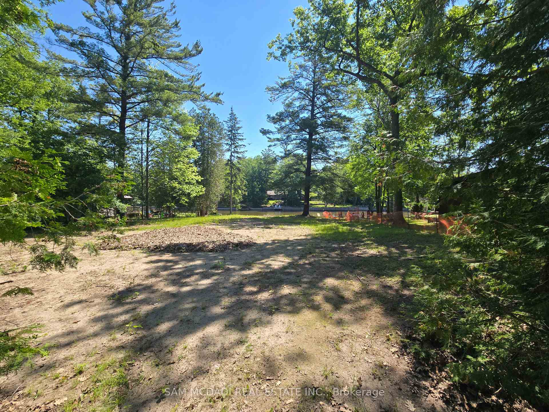 Photo 2 of 490 Oxbow Park Drive, Wasaga Beach — HOMEH