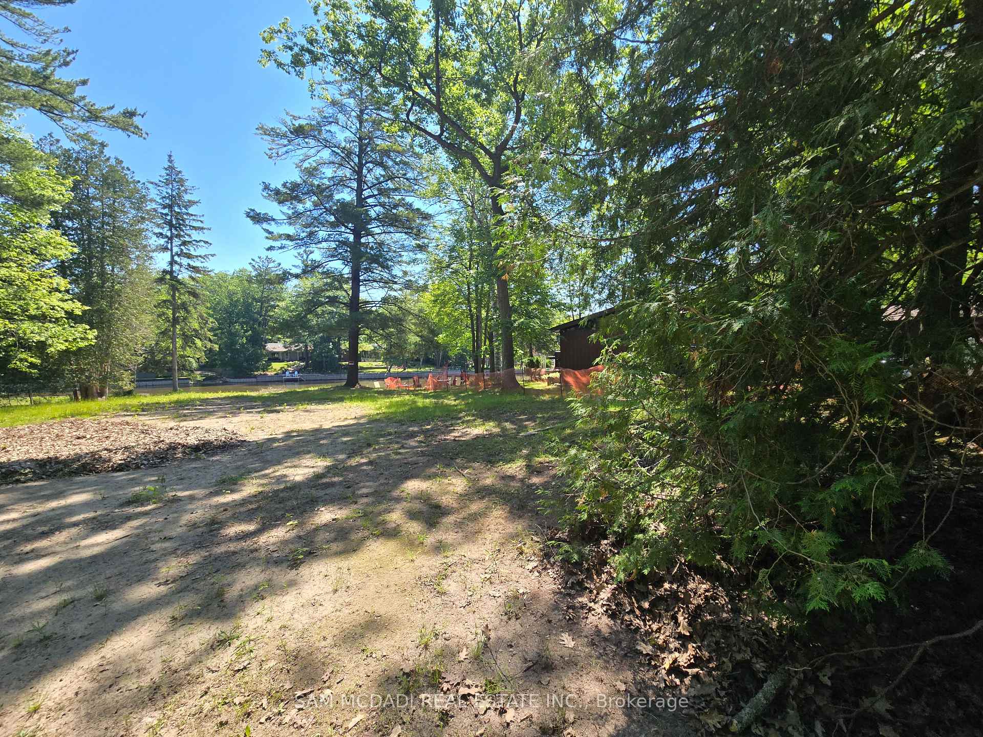 Photo 3 of 490 Oxbow Park Drive, Wasaga Beach — HOMEH