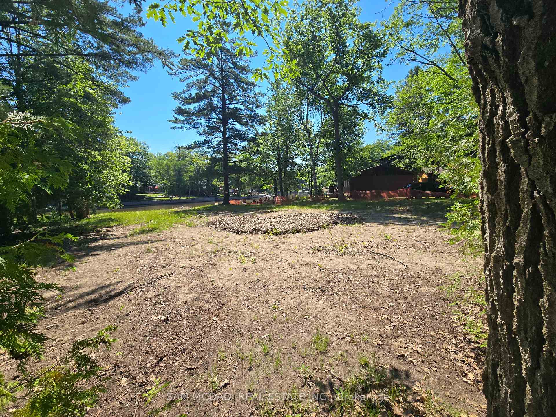 Photo 8 of 490 Oxbow Park Drive, Wasaga Beach — HOMEH