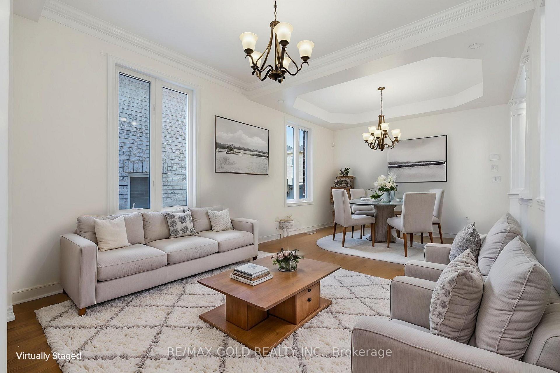 Photo 3 of 22 Durango Drive, Brampton, Credit Valley — HOMEH