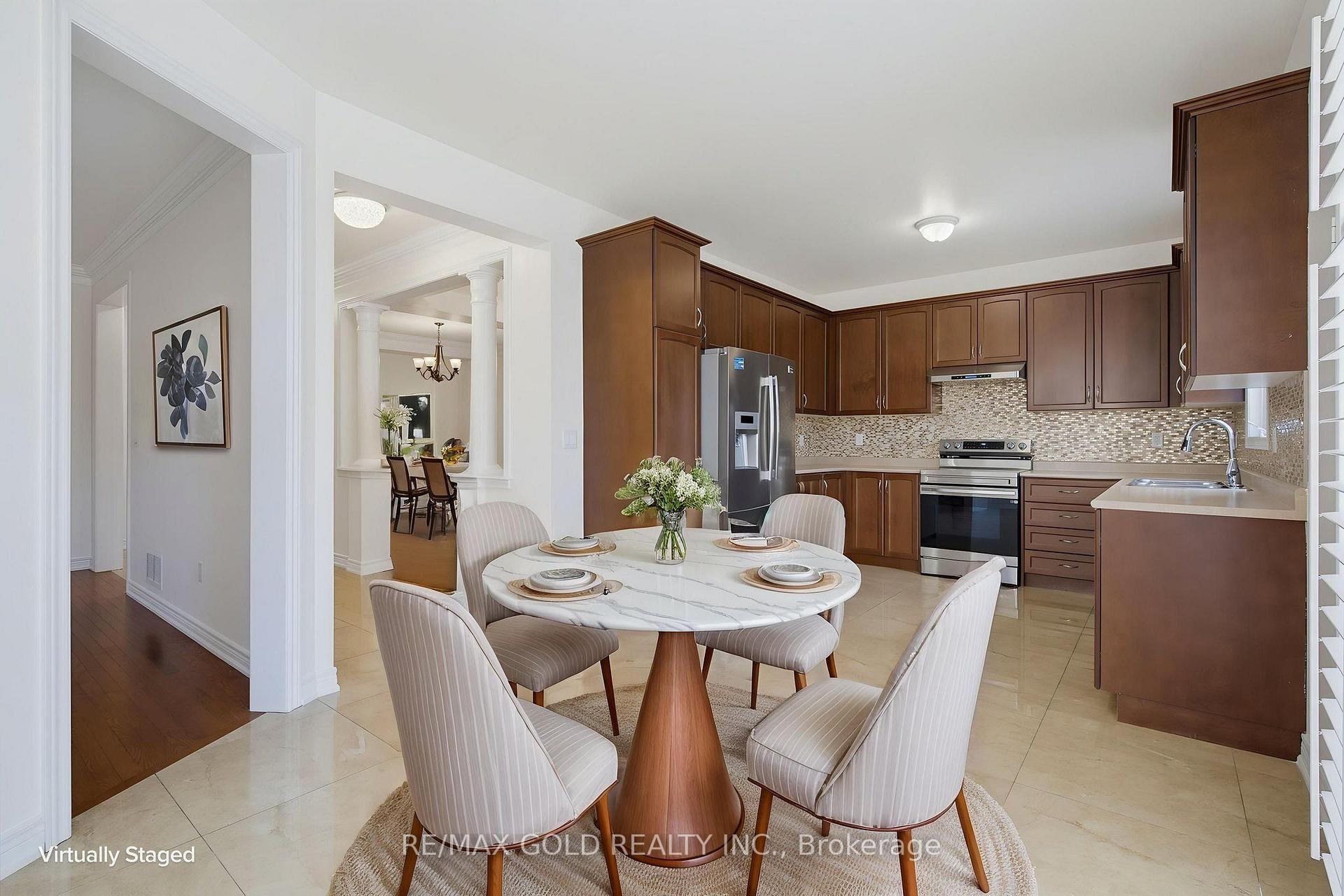 Photo 5 of 22 Durango Drive, Brampton, Credit Valley — HOMEH