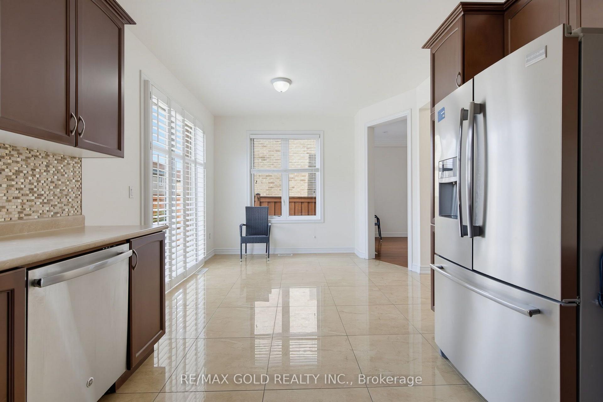 Photo 9 of 22 Durango Drive, Brampton, Credit Valley — HOMEH