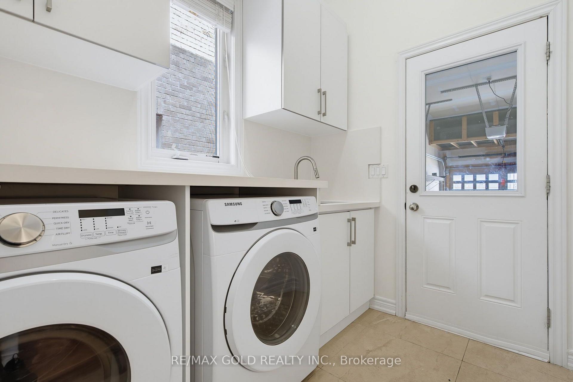 Photo 10 of 22 Durango Drive, Brampton, Credit Valley — HOMEH