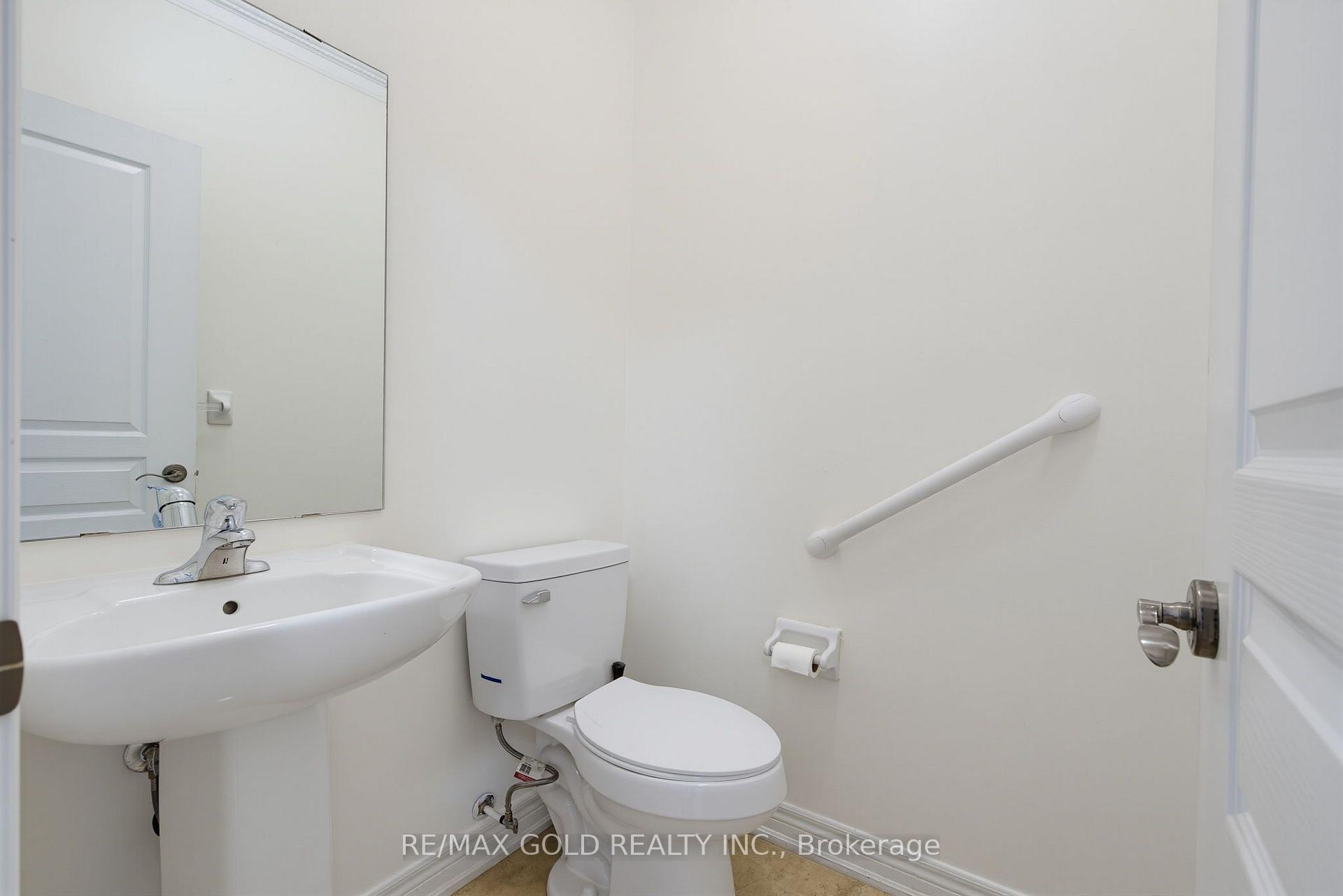 Photo 11 of 22 Durango Drive, Brampton, Credit Valley — HOMEH