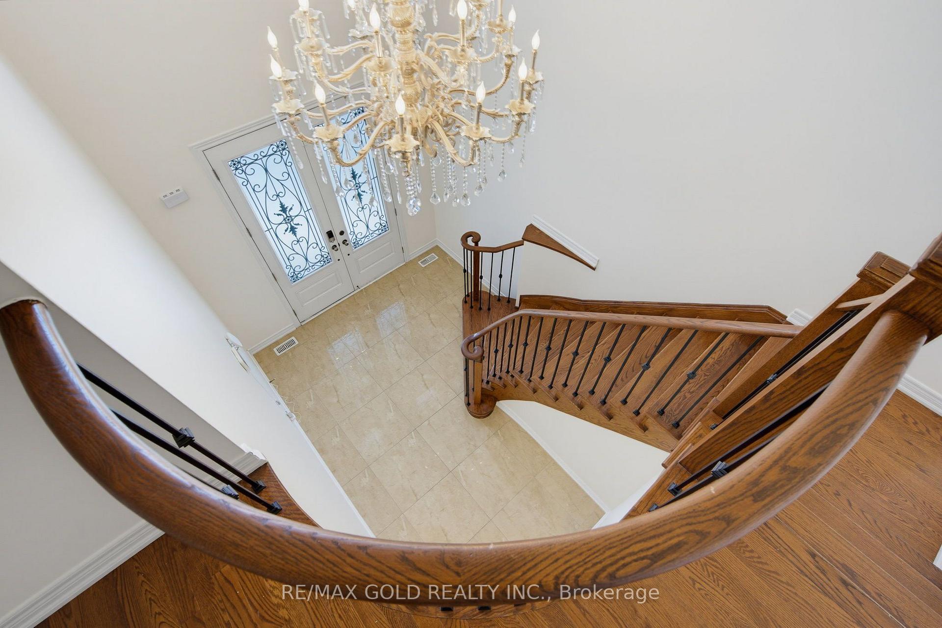 Photo 12 of 22 Durango Drive, Brampton, Credit Valley — HOMEH