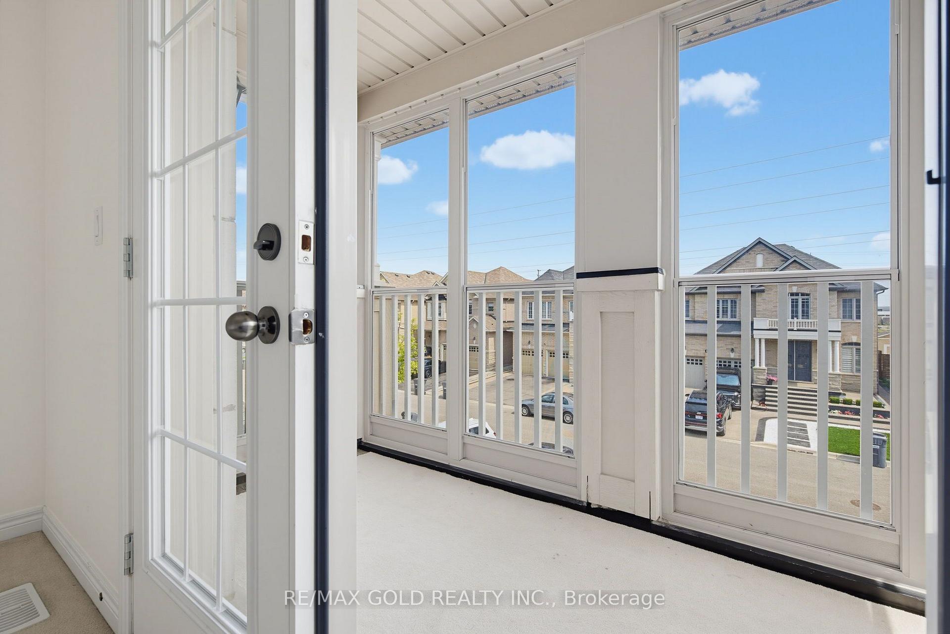 Photo 15 of 22 Durango Drive, Brampton, Credit Valley — HOMEH