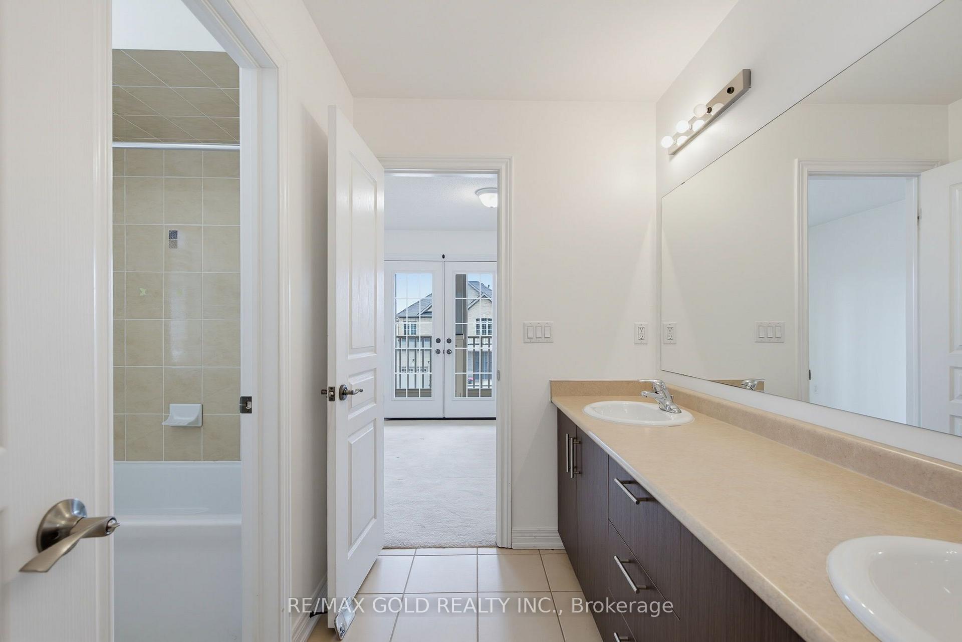 Photo 18 of 22 Durango Drive, Brampton, Credit Valley — HOMEH