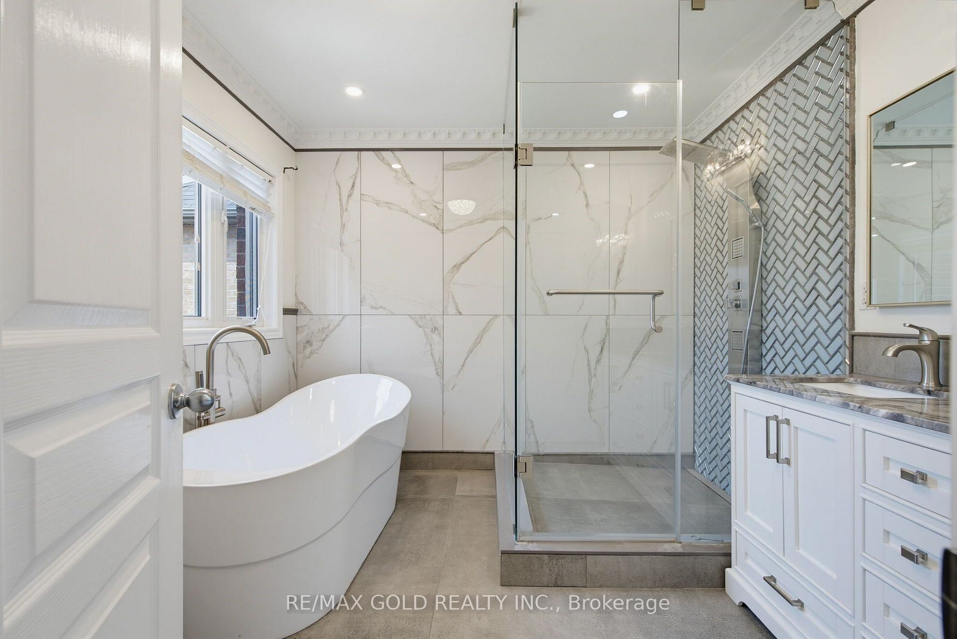 Photo 23 of 22 Durango Drive, Brampton, Credit Valley — HOMEH