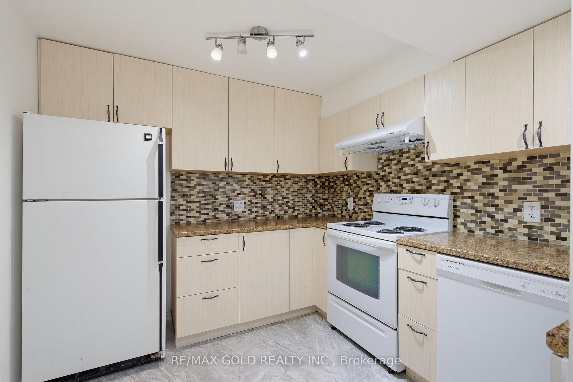 Photo 30 of 22 Durango Drive, Brampton, Credit Valley — HOMEH