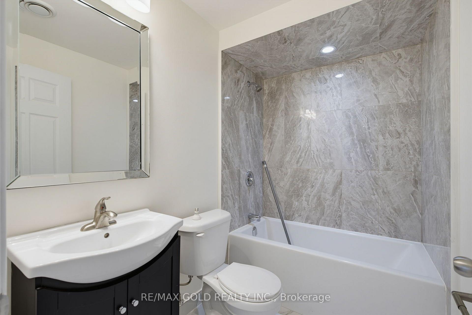 Photo 33 of 22 Durango Drive, Brampton, Credit Valley — HOMEH