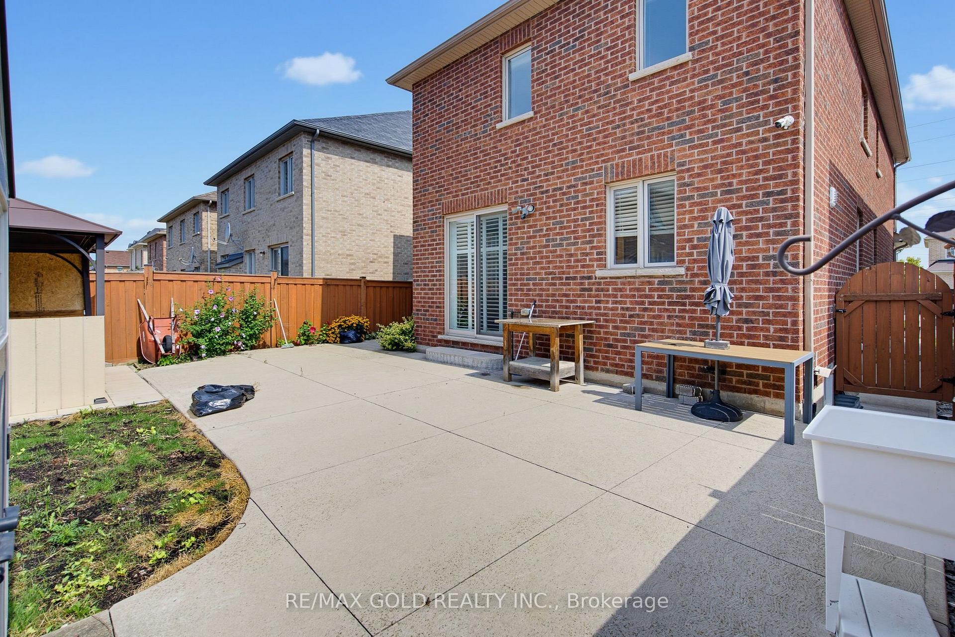Photo 35 of 22 Durango Drive, Brampton, Credit Valley — HOMEH