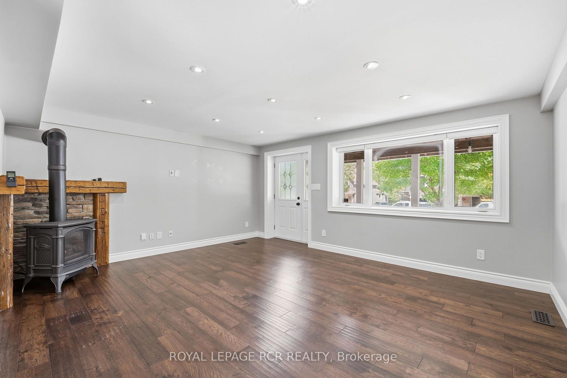 Photo 4 of 113 Main Street, King, Schomberg — HOMEH