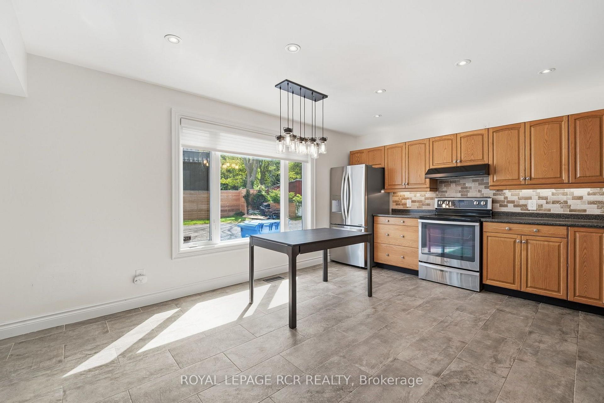 Photo 8 of 113 Main Street, King, Schomberg — HOMEH