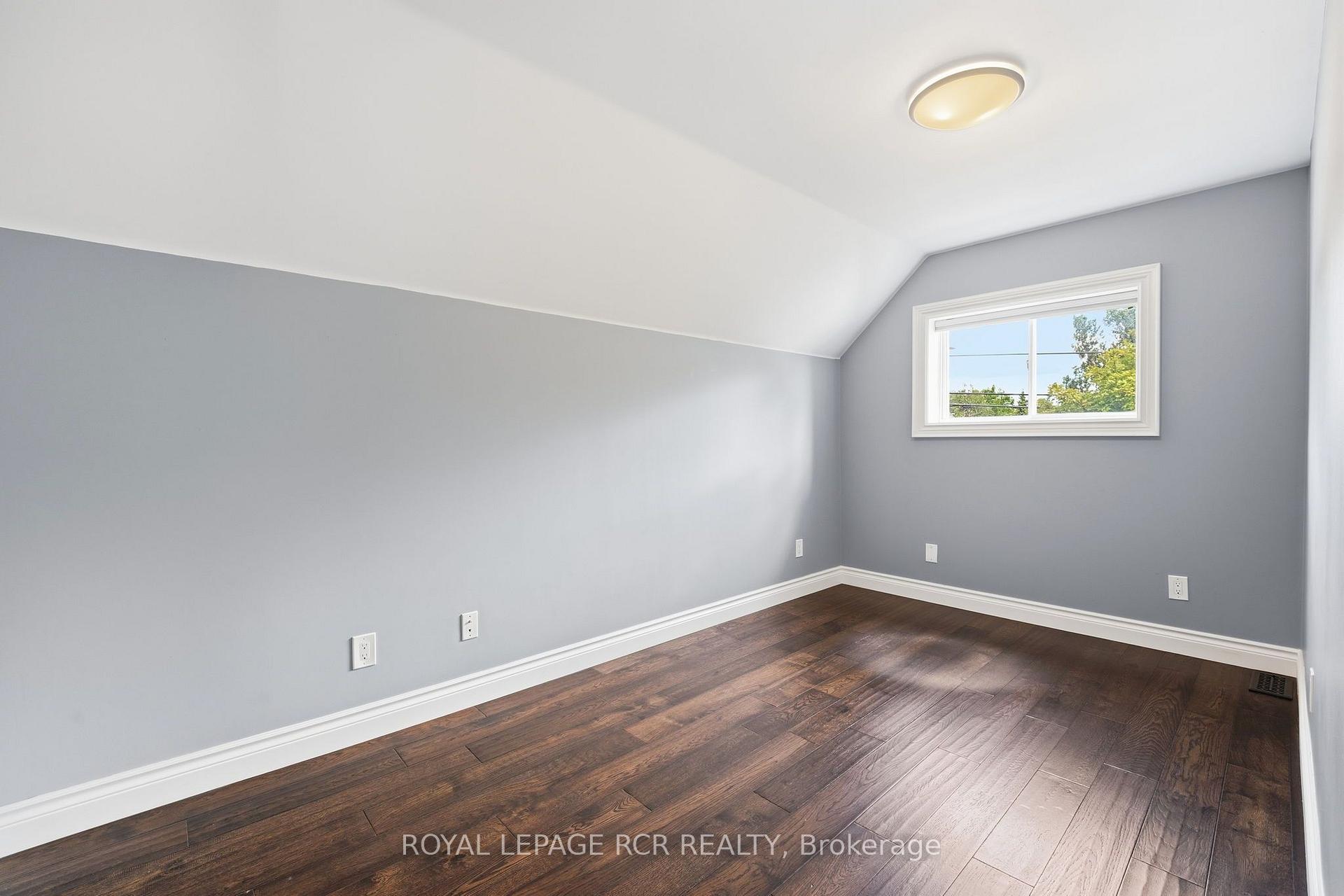 Photo 20 of 113 Main Street, King, Schomberg — HOMEH