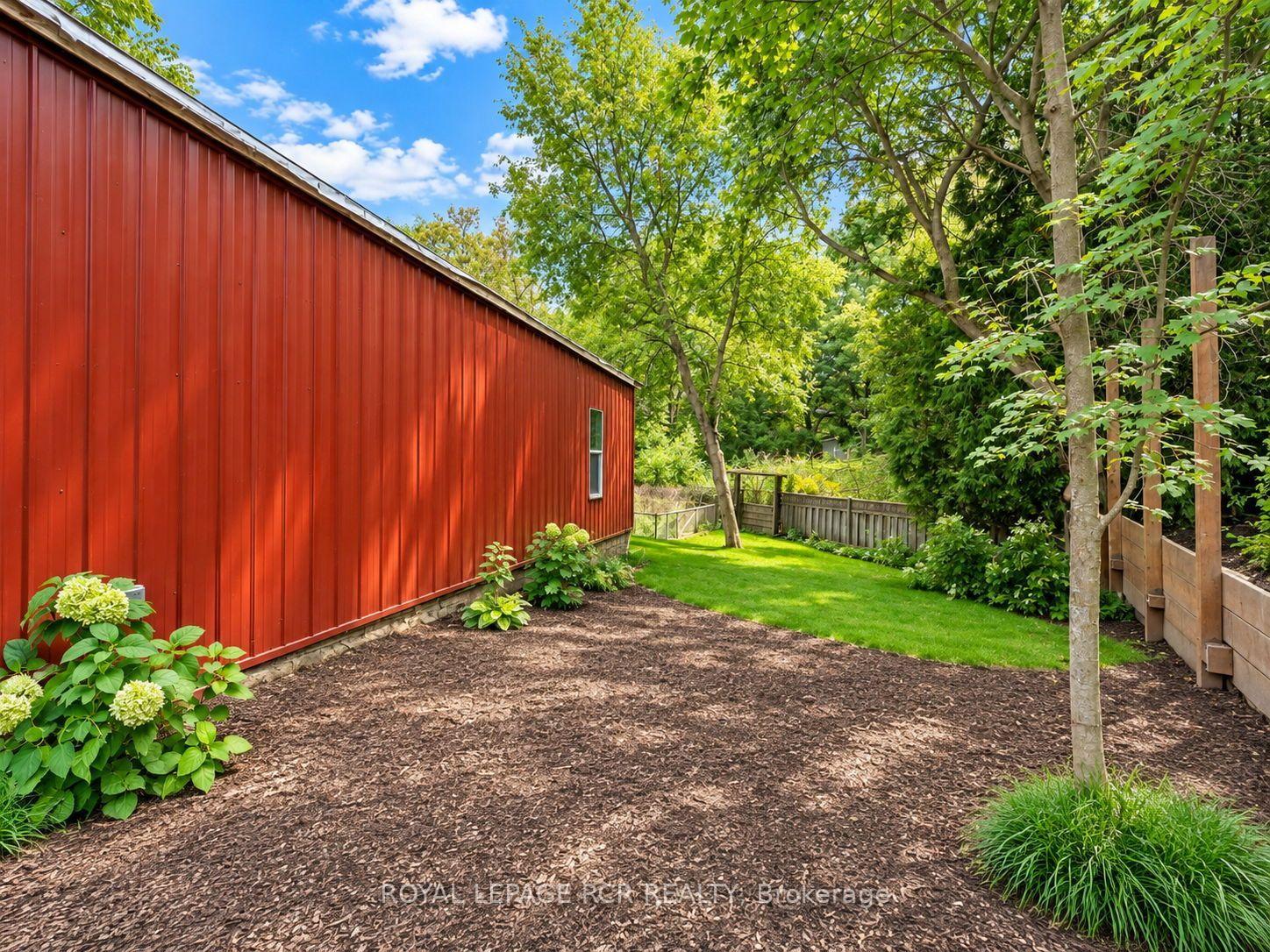 Photo 23 of 113 Main Street, King, Schomberg — HOMEH